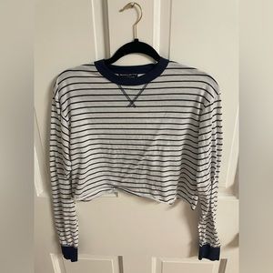 Brandy Melville Long Sleeve Cropped Top